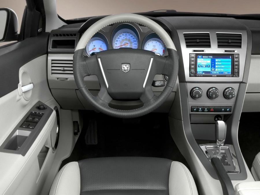  Dodge Avenger R/T 2007 года  (фото 13 из 41)